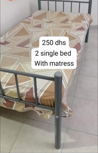 Single bed with Mattress